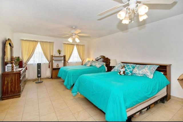 12420 S Chestnut Avenue, Fresno, CA 93725