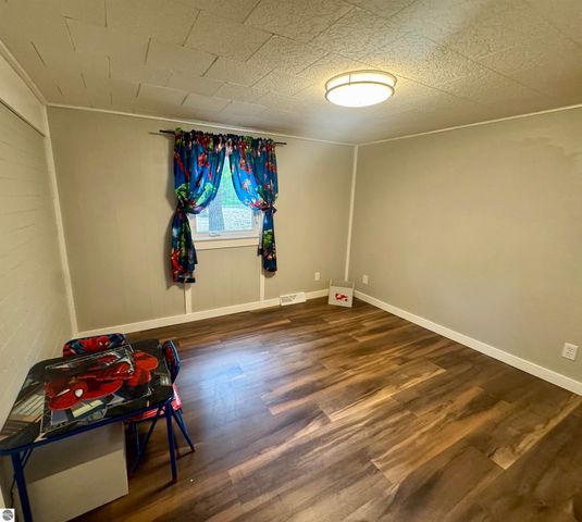 84 N Imperial Drive, Tawas City, MI 48763