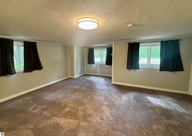 84 N Imperial Drive, Tawas City, MI 48763