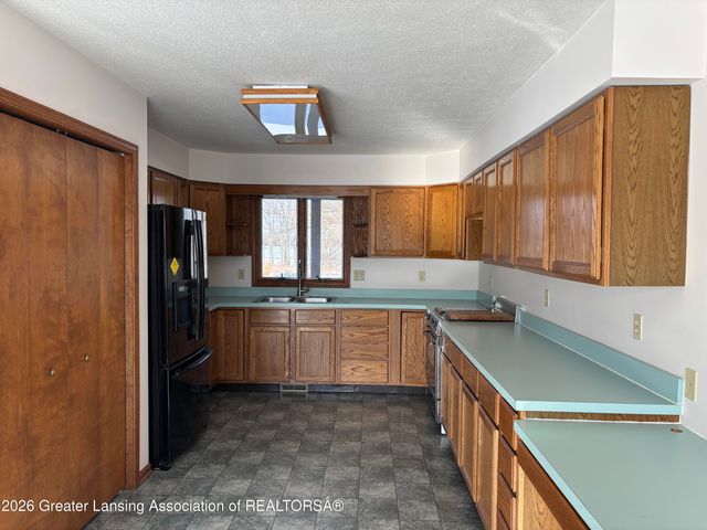 2626 E Grand Ledge Highway, Grand Ledge, MI 48837