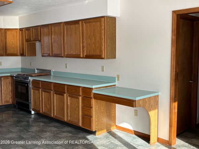 2626 E Grand Ledge Highway, Grand Ledge, MI 48837