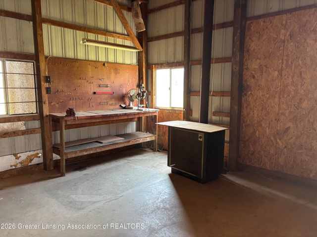 2626 E Grand Ledge Highway, Grand Ledge, MI 48837