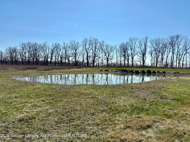 2626 E Grand Ledge Highway, Grand Ledge, MI 48837