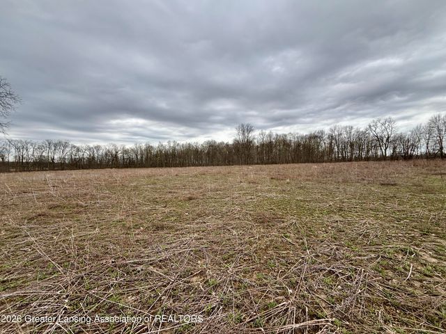 2626 E Grand Ledge Highway, Grand Ledge, MI 48837