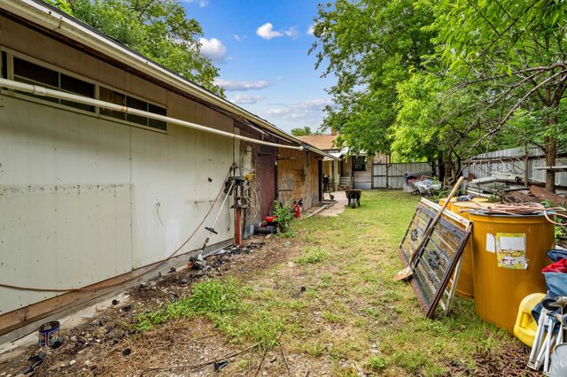 2431 Britton Drive, Dallas, TX 75216