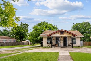 2431 Britton Drive, Dallas, TX 75216
