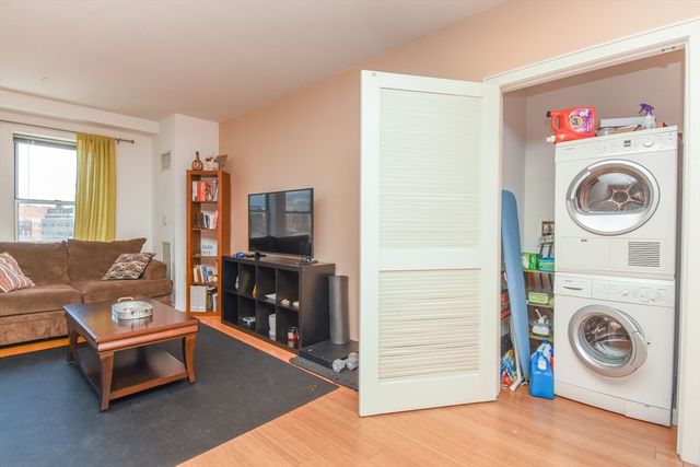 16 Miner St 303, Boston, MA 02215