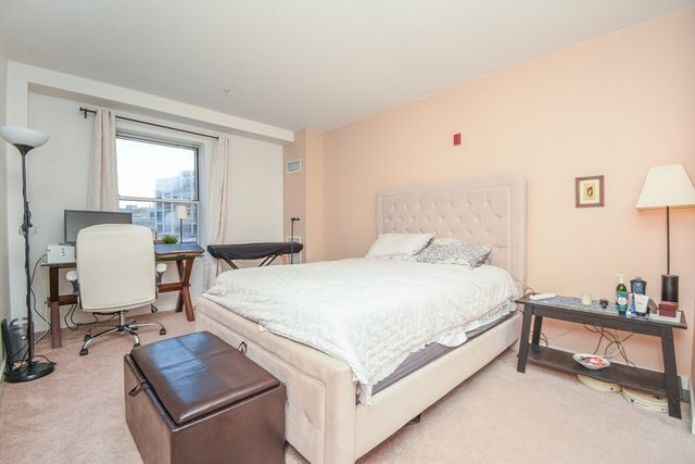 16 Miner St 303, Boston, MA 02215