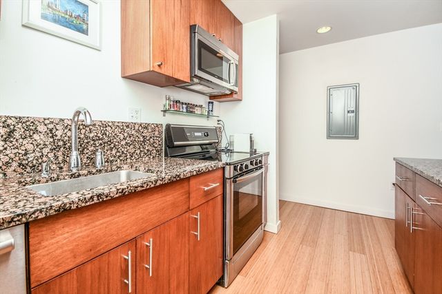 16 Miner St 303, Boston, MA 02215