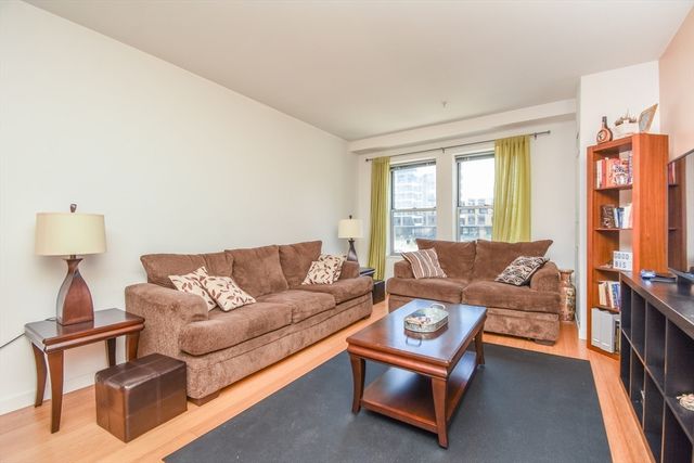 16 Miner St 303, Boston, MA 02215