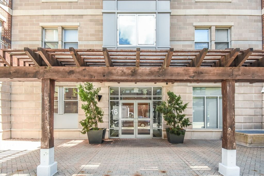 16 Miner St 303, Boston, MA 02215