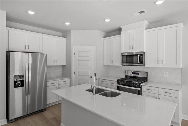 560 Cozy Bluff Road, Spartanburg, SC 29301