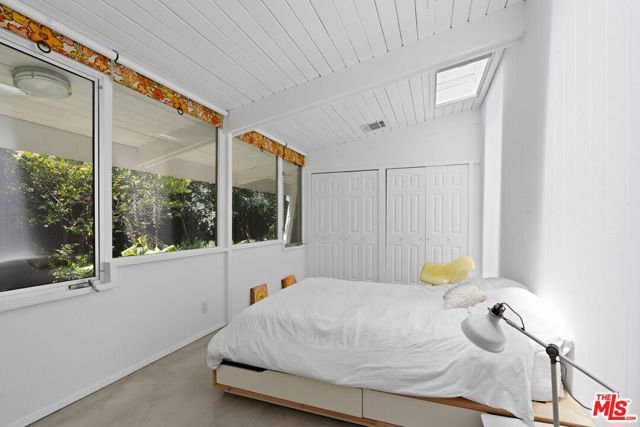 810 Bramble Way, Los Angeles, CA 90049