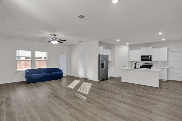 9713 Cherrywood Way, Aubrey, TX 76227