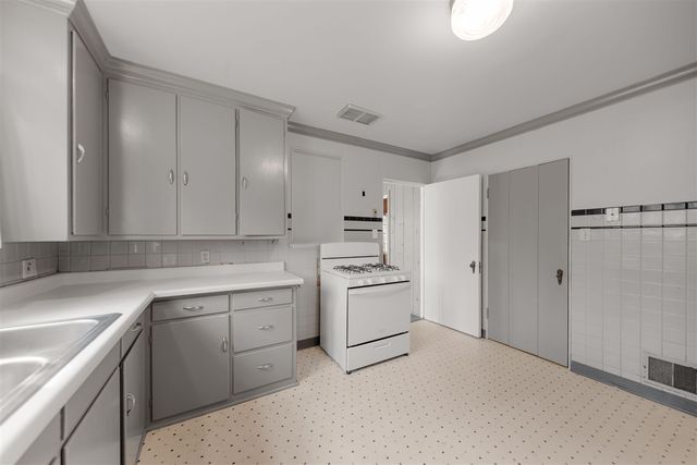 17 Angle Road, Update, IN 46350
