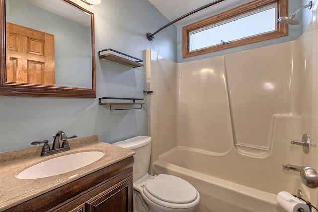 11227 Pershing DRIVE, North Huntingdon, PA 15642