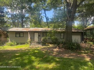 742 Kensington Place, Jackson, MS 39206