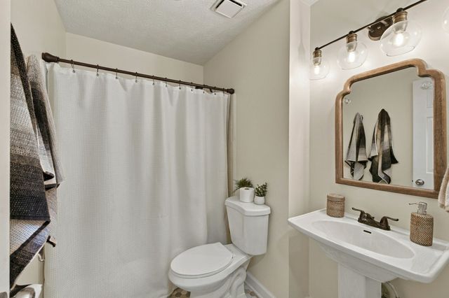 223 Ash Grove Drive, Nashville, TN 37211