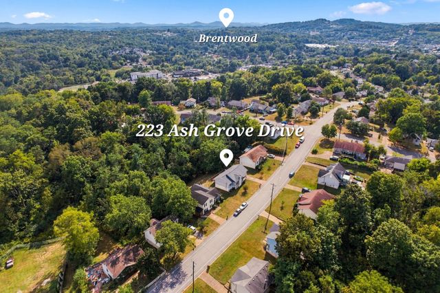 223 Ash Grove Drive, Nashville, TN 37211