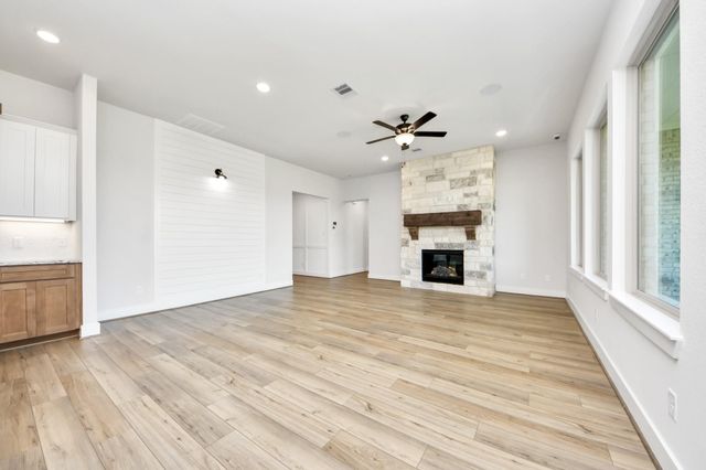 2920 Arbor Edge Crossing, Texas City, TX 77568