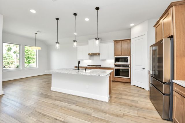 2920 Arbor Edge Crossing, Texas City, TX 77568