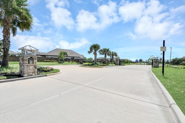 2920 Arbor Edge Crossing, Texas City, TX 77568