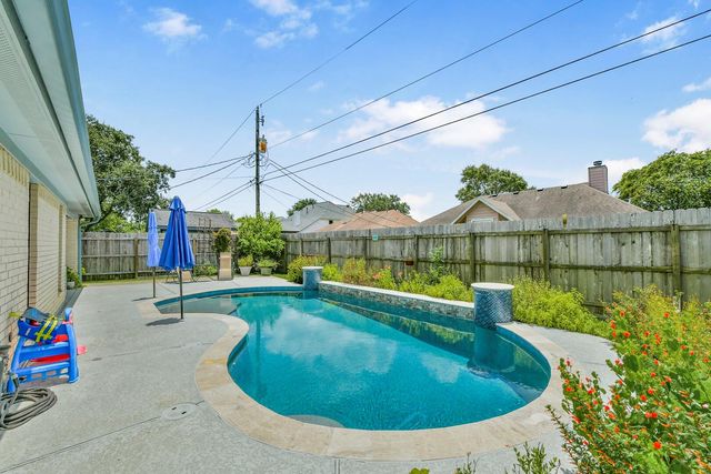 2525 40th Avenue N, Texas City, TX 77590