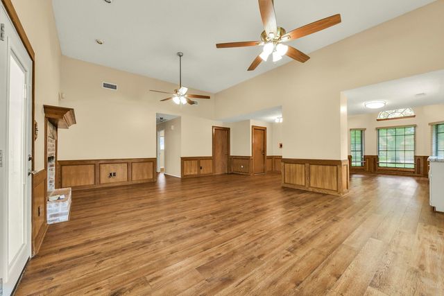 2525 40th Avenue N, Texas City, TX 77590