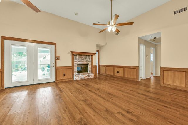 2525 40th Avenue N, Texas City, TX 77590
