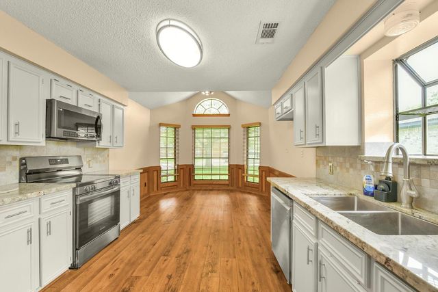 2525 40th Avenue N, Texas City, TX 77590