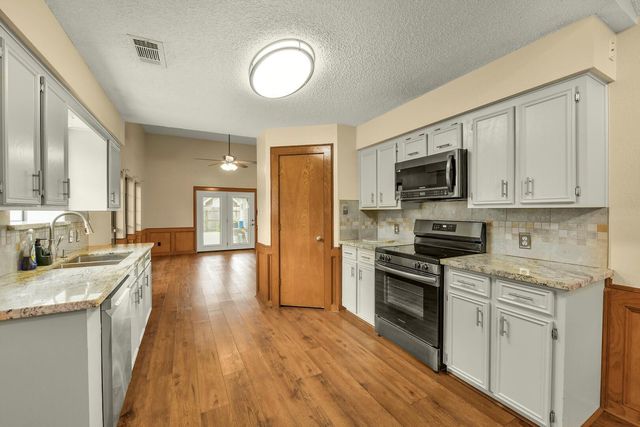 2525 40th Avenue N, Texas City, TX 77590