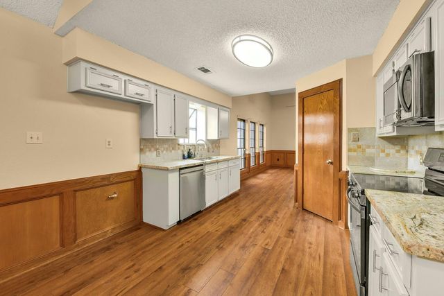 2525 40th Avenue N, Texas City, TX 77590