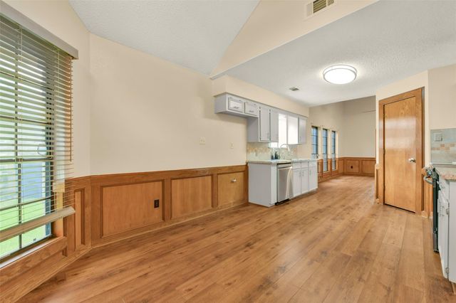 2525 40th Avenue N, Texas City, TX 77590