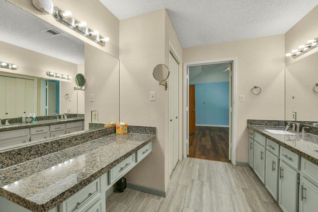 2525 40th Avenue N, Texas City, TX 77590