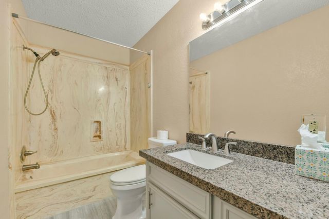 2525 40th Avenue N, Texas City, TX 77590