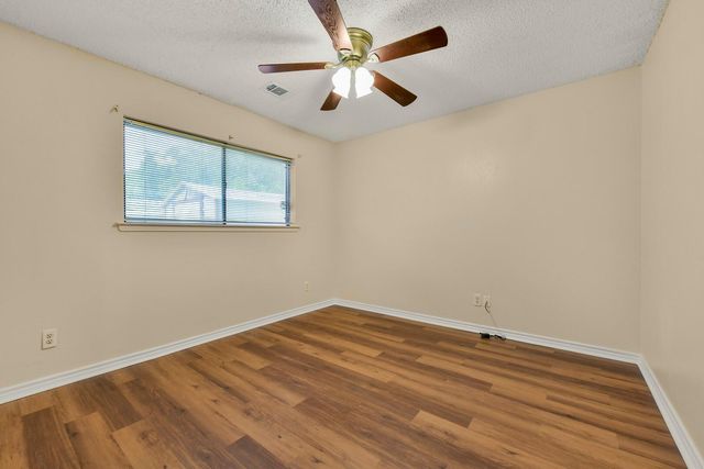 2525 40th Avenue N, Texas City, TX 77590