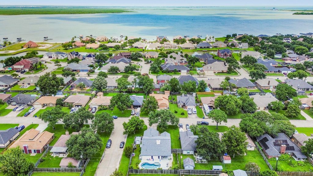 2525 40th Avenue N, Texas City, TX 77590