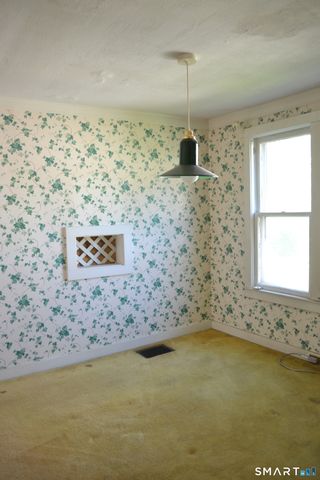 56 Lovell Avenue, Windsor, CT 06095