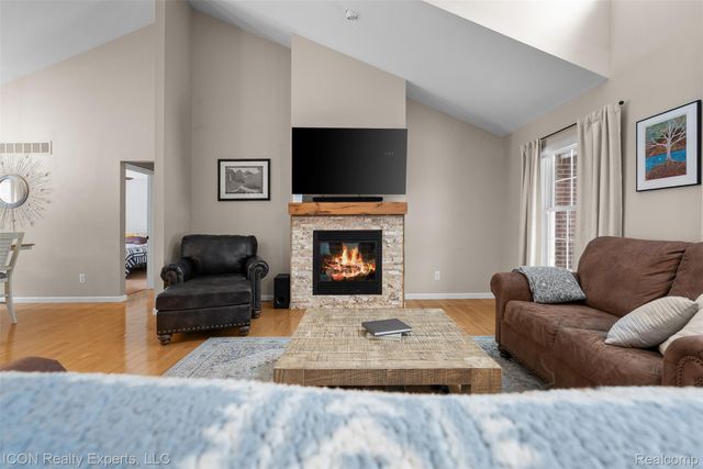 11185 Cassidy Trail, Springfield Charter Township, MI 48350