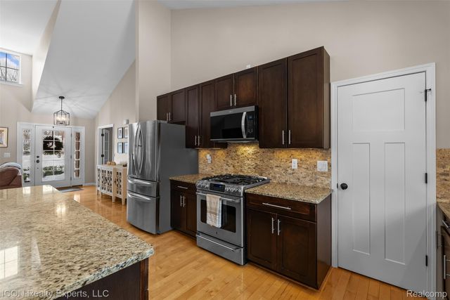 11185 Cassidy Trail, Springfield Charter Township, MI 48350