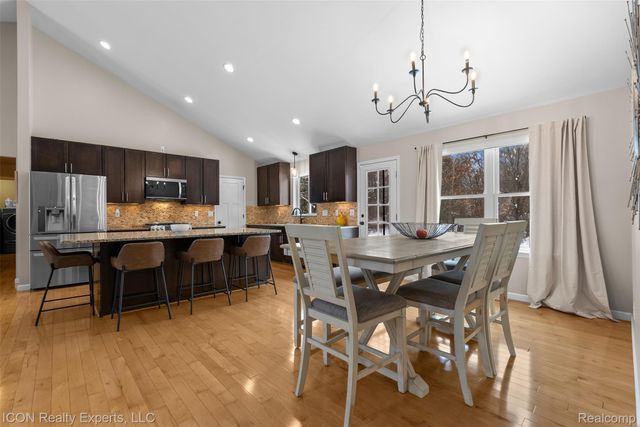 11185 Cassidy Trail, Springfield Charter Township, MI 48350