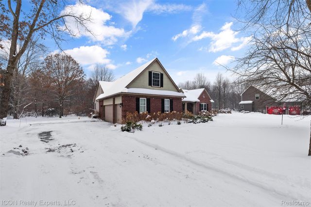 11185 Cassidy Trail, Springfield Charter Township, MI 48350