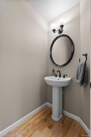 11185 Cassidy Trail, Springfield Charter Township, MI 48350