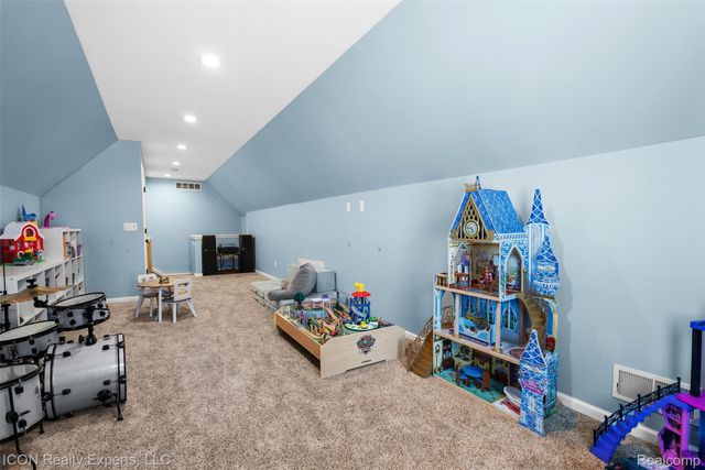 11185 Cassidy Trail, Springfield Charter Township, MI 48350