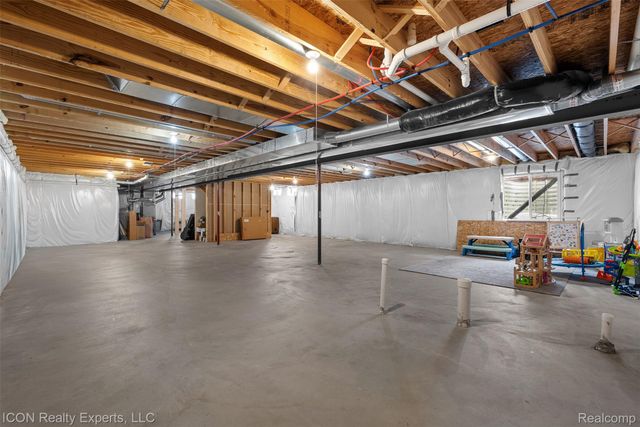 11185 Cassidy Trail, Springfield Charter Township, MI 48350