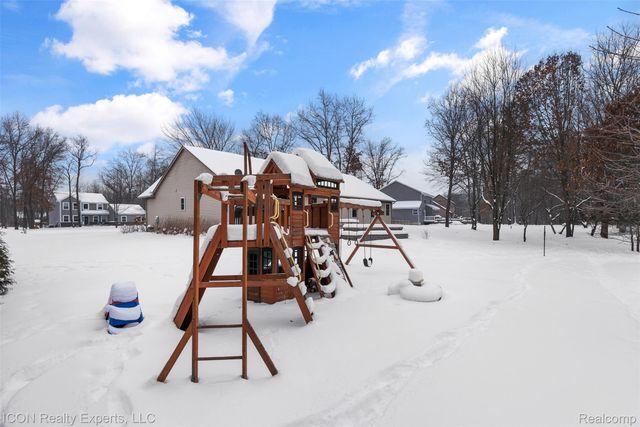 11185 Cassidy Trail, Springfield Charter Township, MI 48350