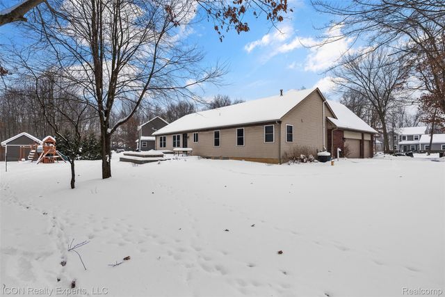 11185 Cassidy Trail, Springfield Charter Township, MI 48350