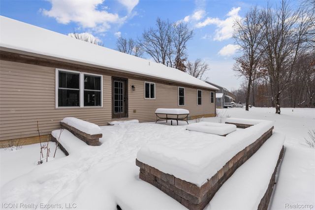 11185 Cassidy Trail, Springfield Charter Township, MI 48350