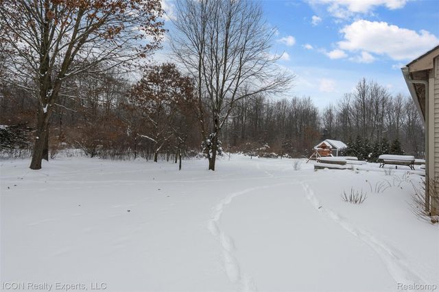 11185 Cassidy Trail, Springfield Charter Township, MI 48350