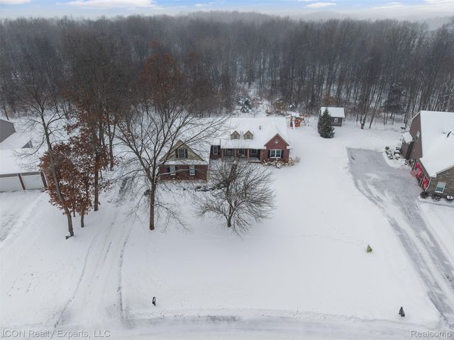 11185 Cassidy Trail, Springfield Charter Township, MI 48350